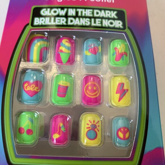 Press On Nails Glow in the Dark Rainbow 2 Boxes Child Size Ages 6+ Townley Girl - Picture 2 of 4